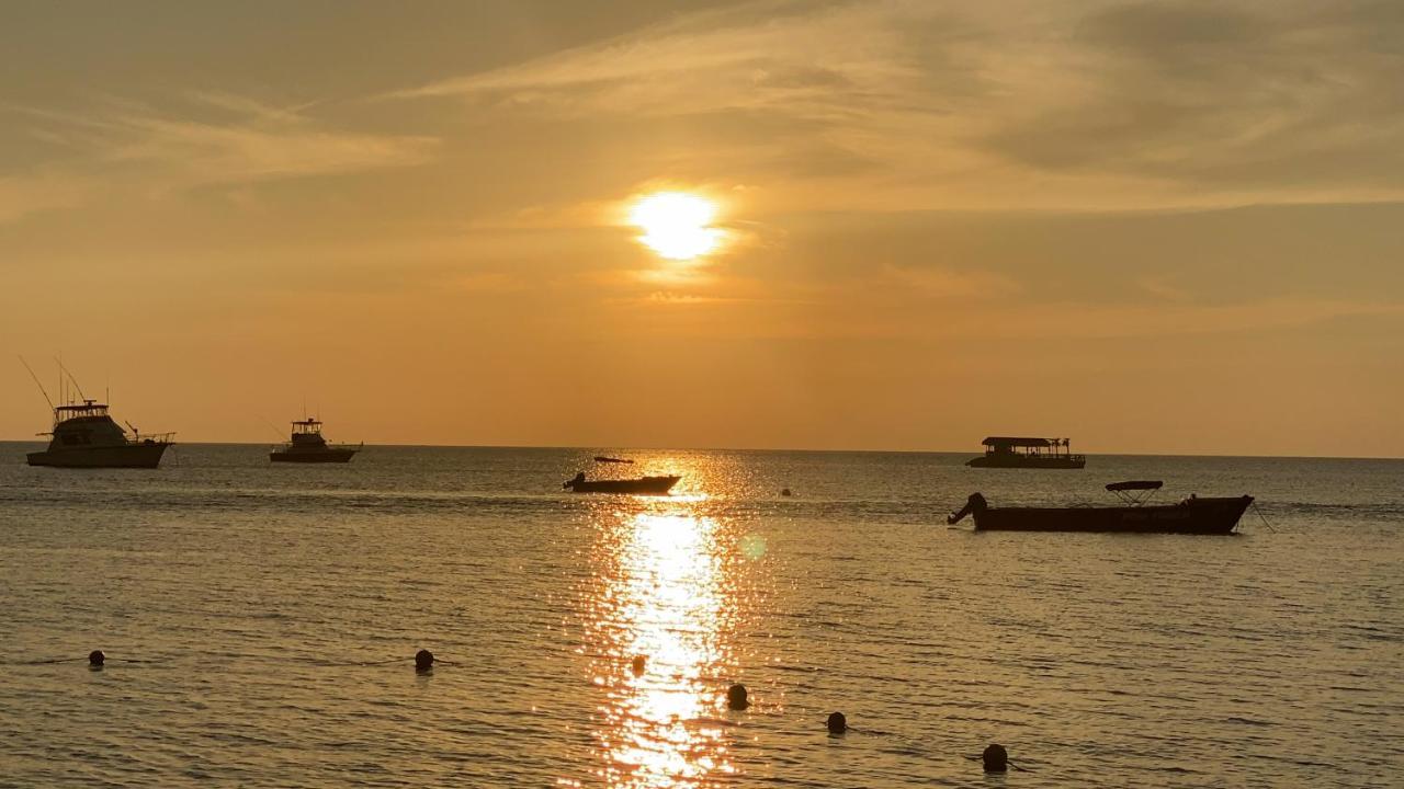 The Boardwalk Village Negril Extérieur photo